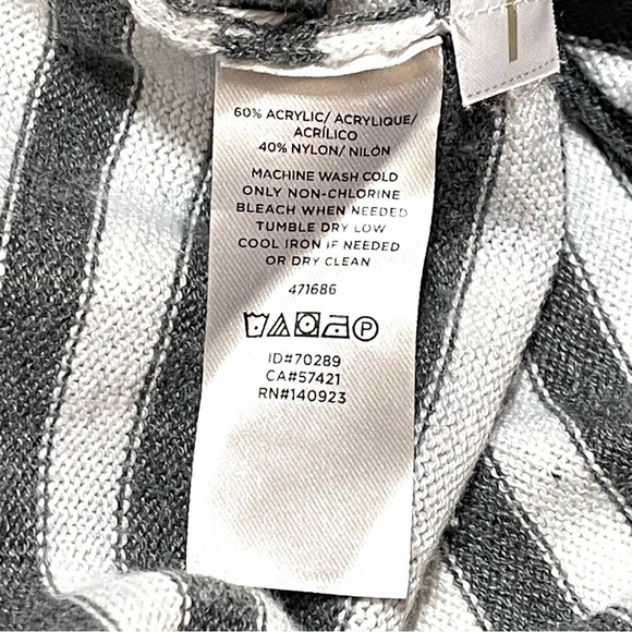 LOFT Woman Grey White Stripe V Neck Top Sweater Size XS - Picture 7 of 13